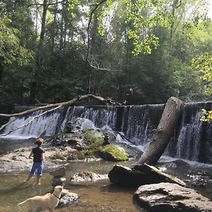  Hébergement de vacances Au Bord De La Rivière Gijou