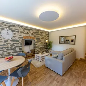 https://apt-lescapade.inbrittany.com